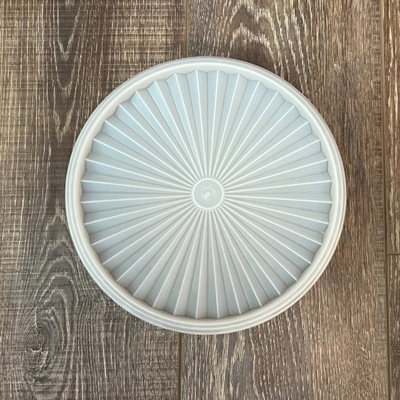 Vintage Tupperware Servalier Canister - Brown with Frosted White Lid - Picture 4 of 8